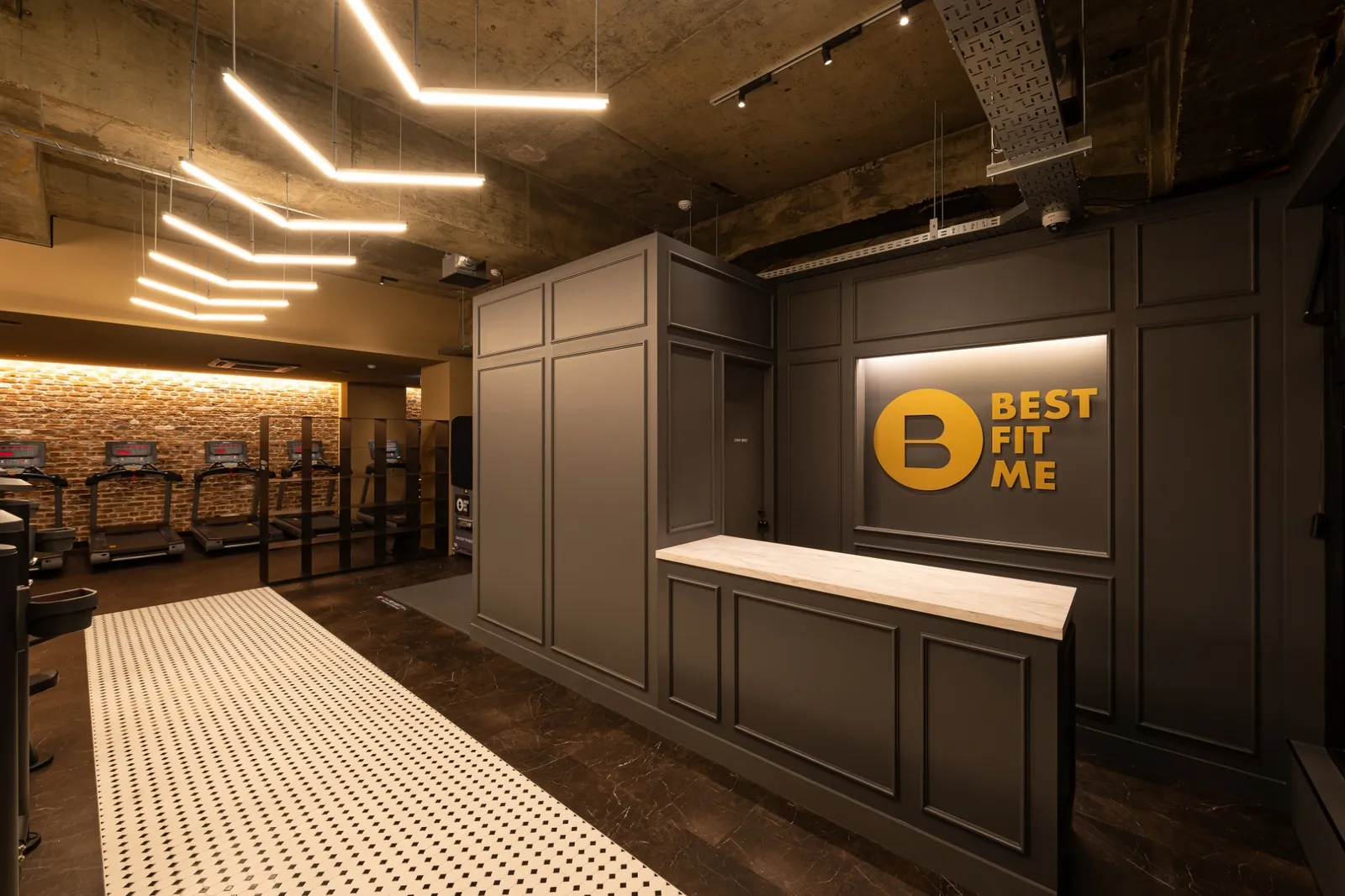 TODAYS合同会社の施工事例: ジム「BEST FIT ME 天満橋北浜店」の内装