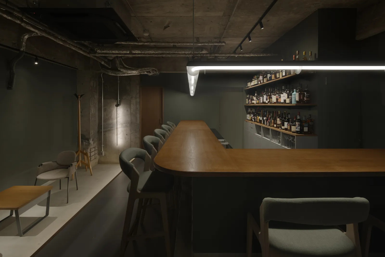 usable_designの施工事例: バー「Bar manabu」の内装
