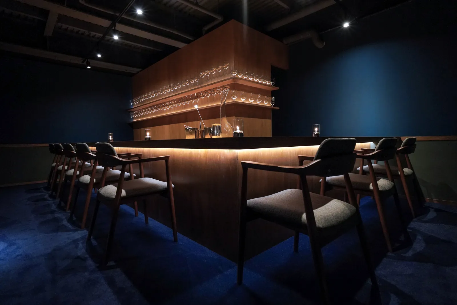 usable_designの施工事例: ワインバー「MORRIES」の内装